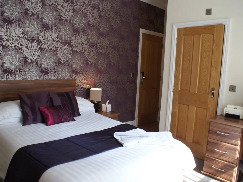 Chequers Lodge- Dalton-in- Furness- Self check in- for professionals and tourists