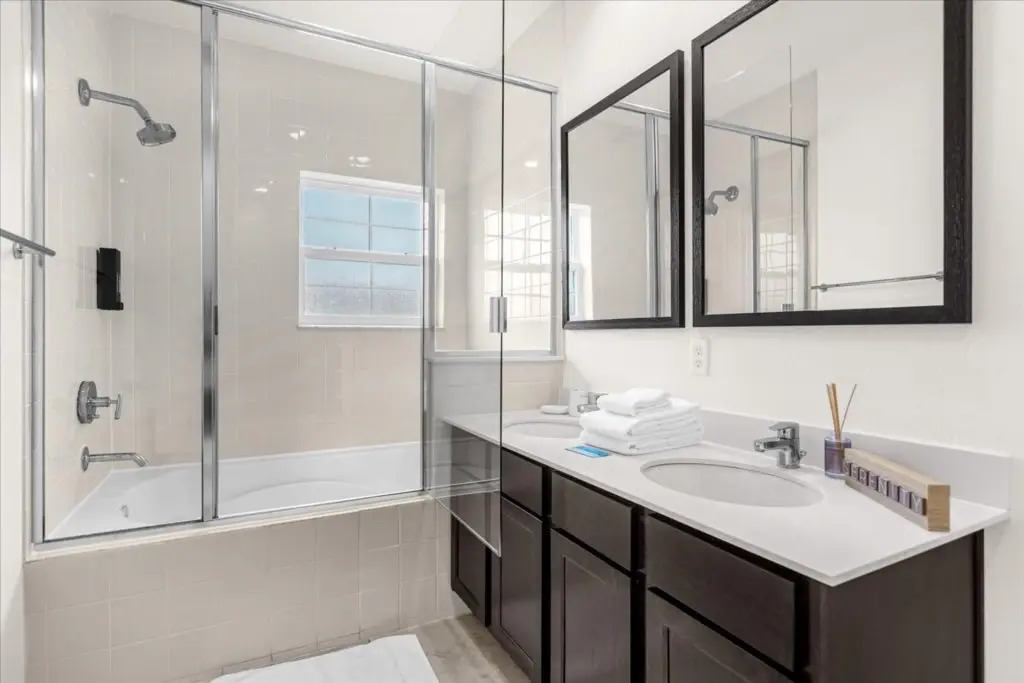 2 Bedrooms 25 Bathrooms Regal Oaks 2634 Cl