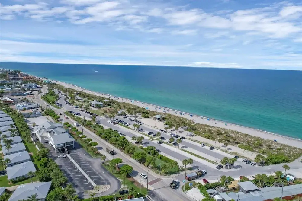 Spacious Beachfront 3br Manasota Key Condo 3 Bedroom Condo