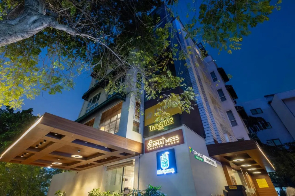 Twin Star Hotel
