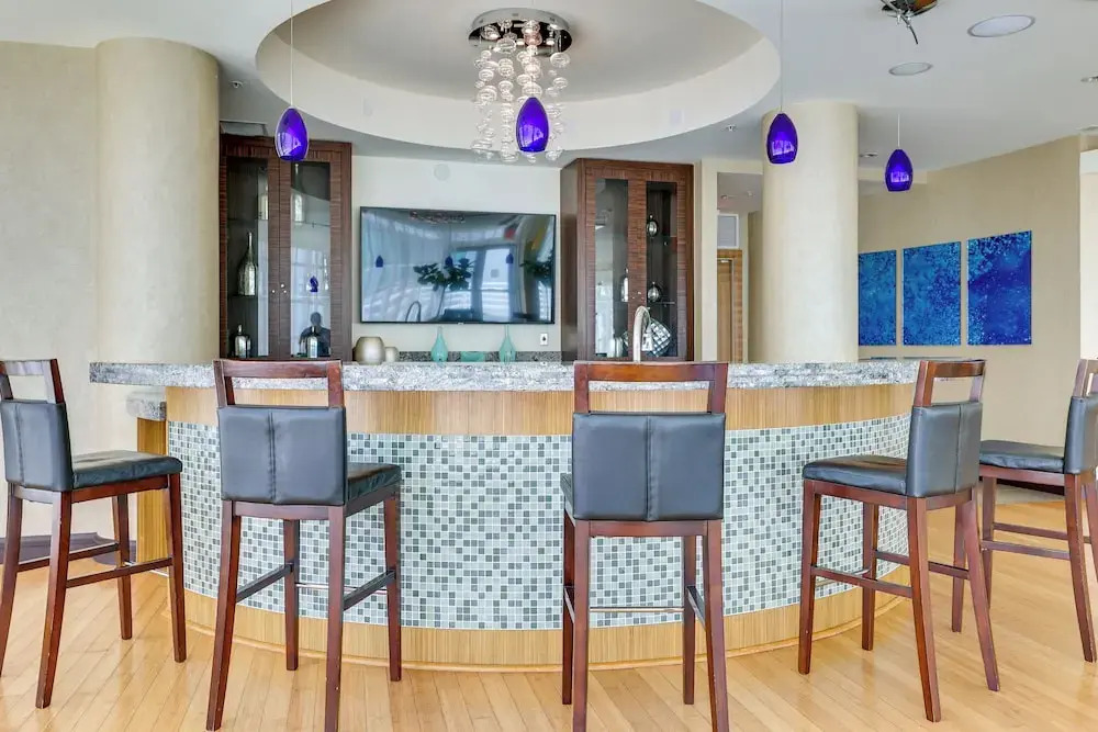 Miami Vacation Rental w/ Balcony, Pool & Hot Tub!