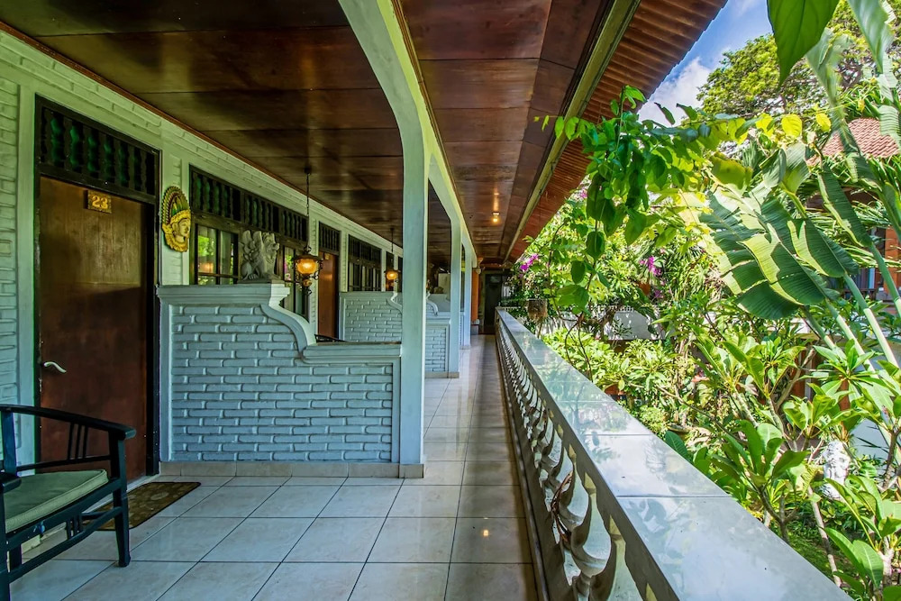 Urbanview Hotel Ananda Beach Sanur