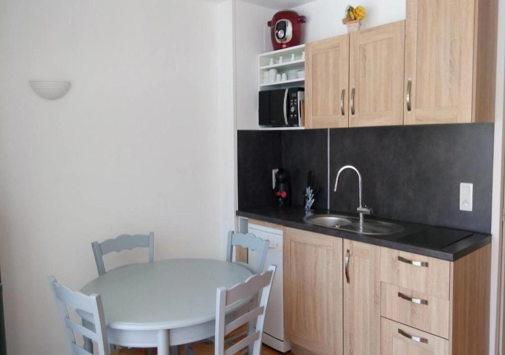 LOGEMENT T2 PMR piscine Privée 400m de la Plage
