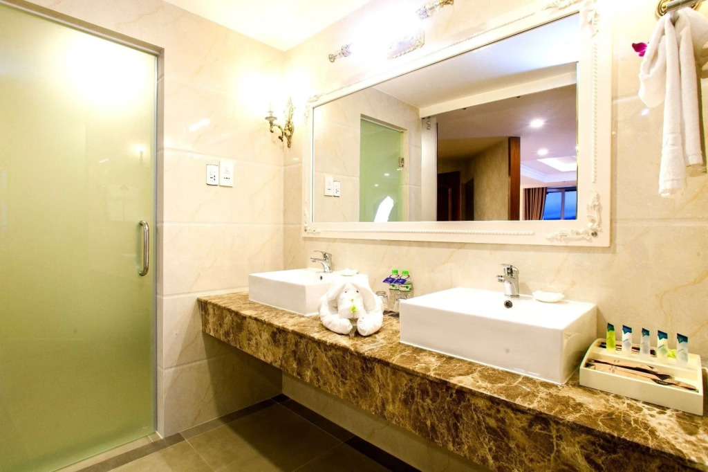 Ladalat Hotel
