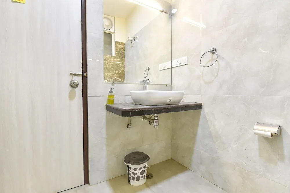 Fabhotel Golden Palms