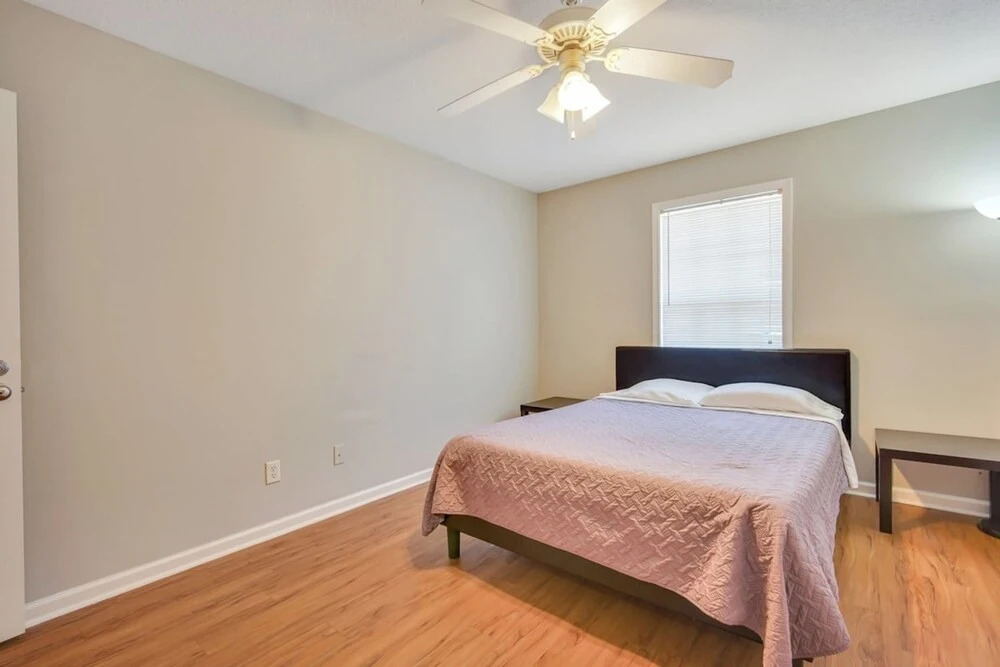 Charming Gray Home- 5 mins from GSU!