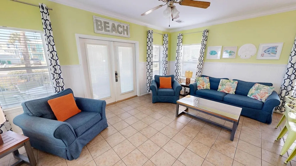 Toes In The Sand 4 Bedroom Home