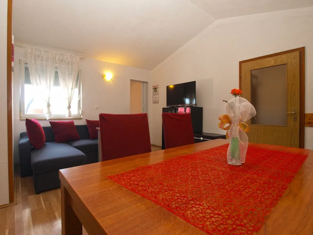 Apartment 1680