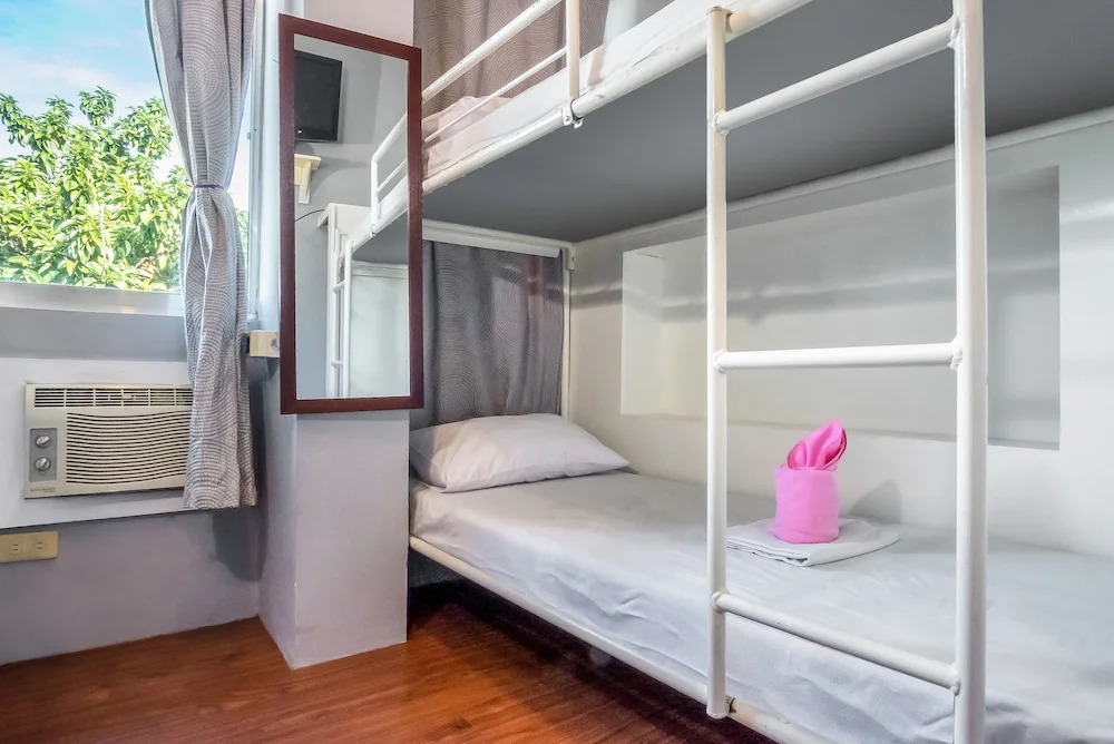 Tr3ats Guest House