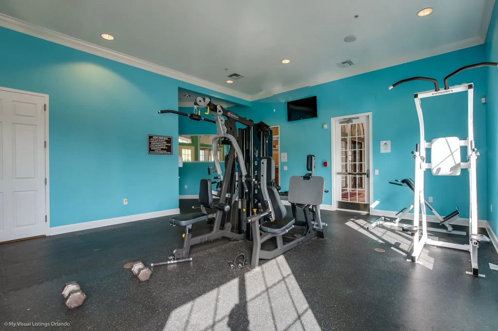 4 bed town home with full size pool Close to Disne