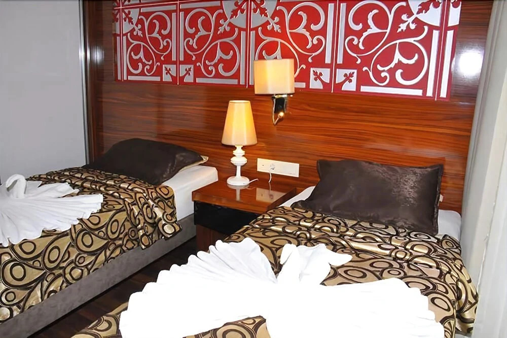 Bayar Garden Beach Hotel