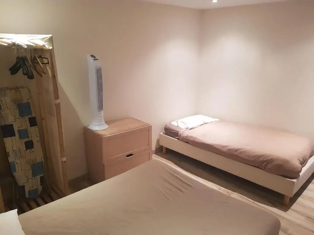13 Rue de la Fontaine F11