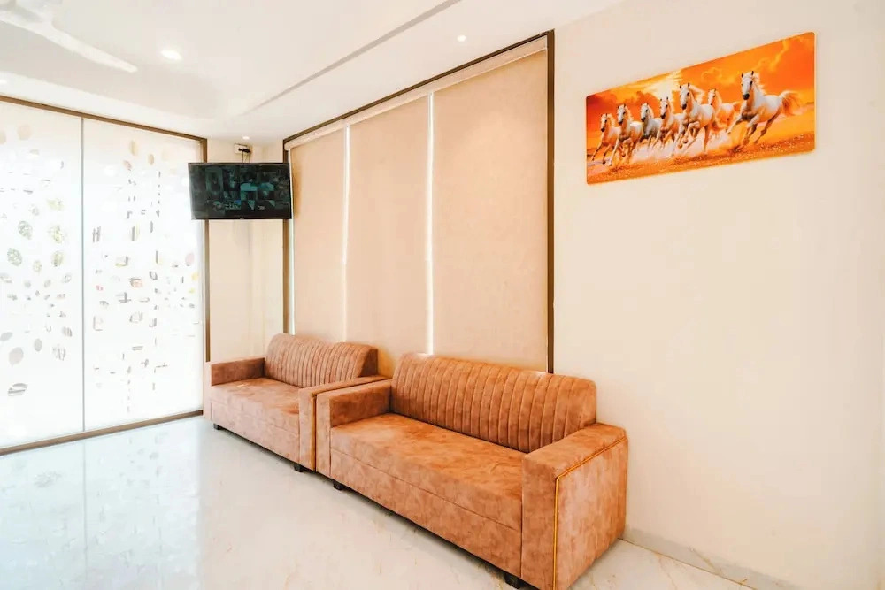 Travinities Hotel - The Royal Palace
