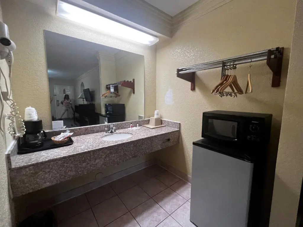 Express Inn & Suites Houston Katy