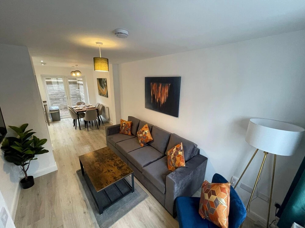 3 Bedroom New House with WiFi