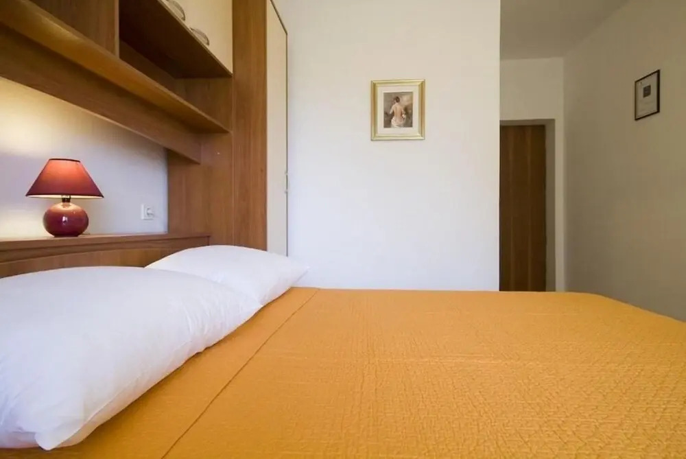 Ljilja - 10m From the sea With Parking - A4