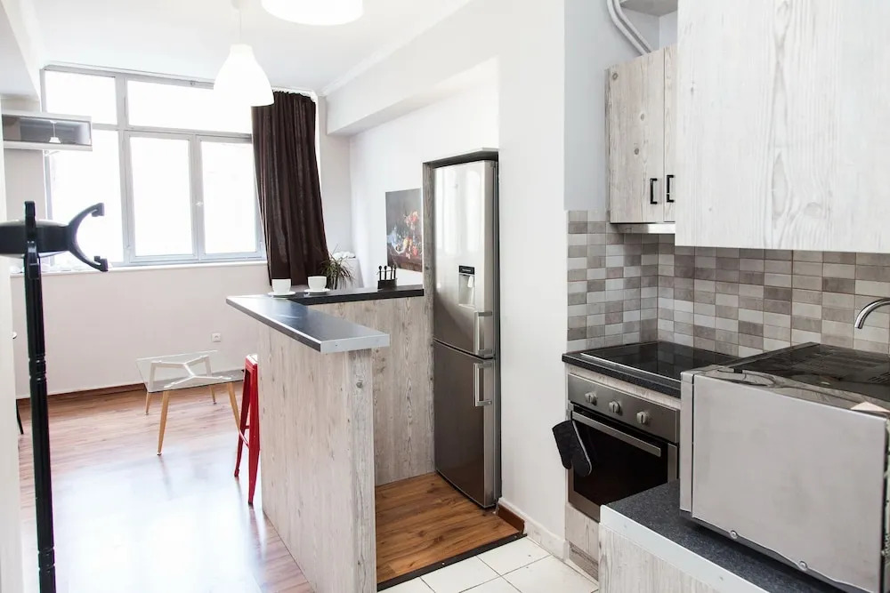 Modern-deluxe central apt in Athens