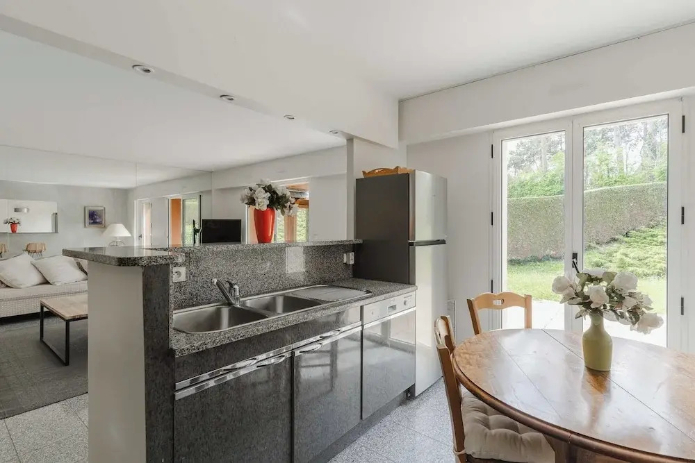 Luxury Haven With Pool, Tennis and Large Garden
