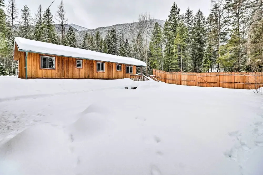 Hungry Horse Cabin: 11 Mi to Glacier National Park