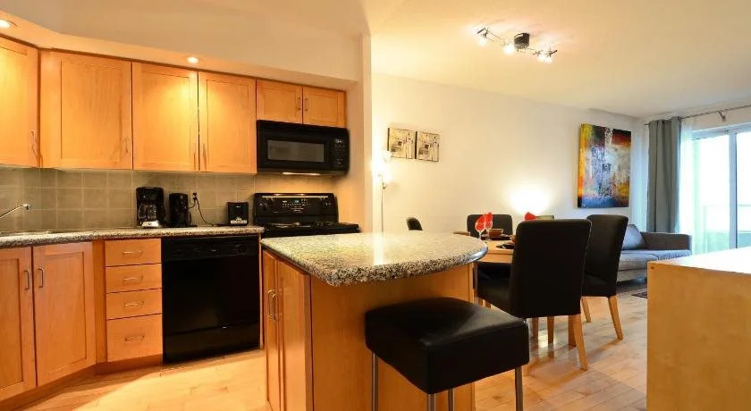 Royal Stays Suites - Blue Jays Way