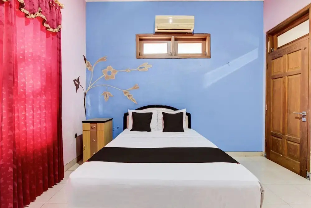 Hotel O Solo near RS JIH Solo formerly Azifa Inn