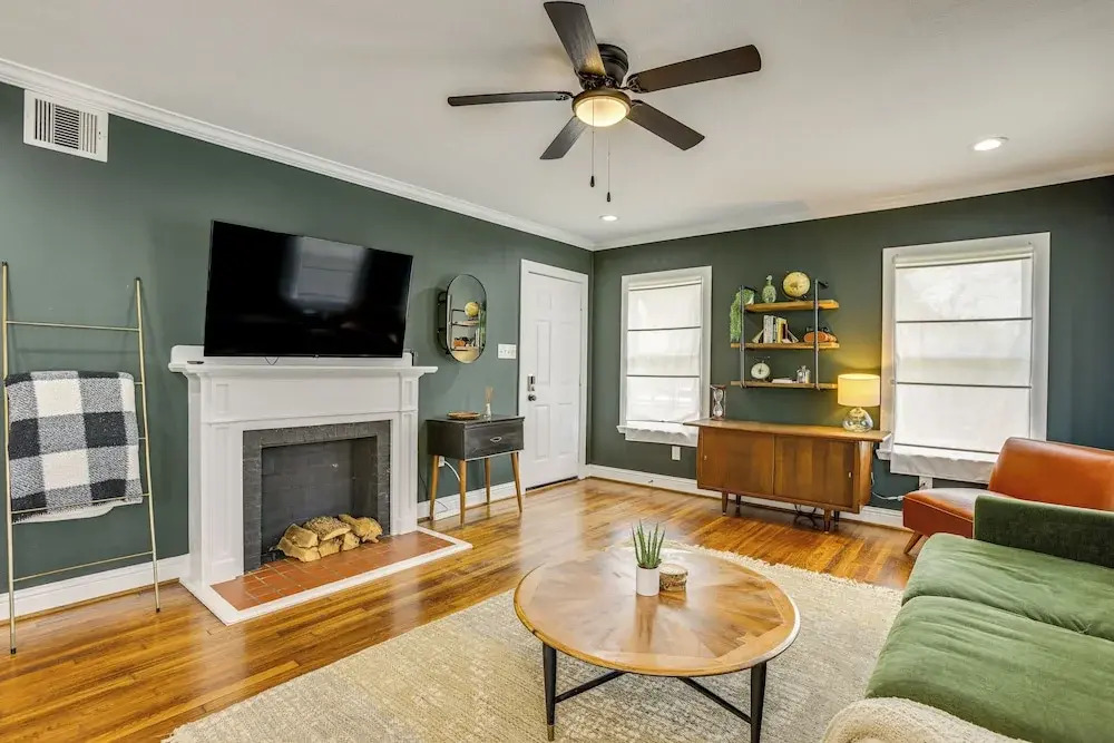 Condo 2 Mi to Houston Zoo & Museum District!