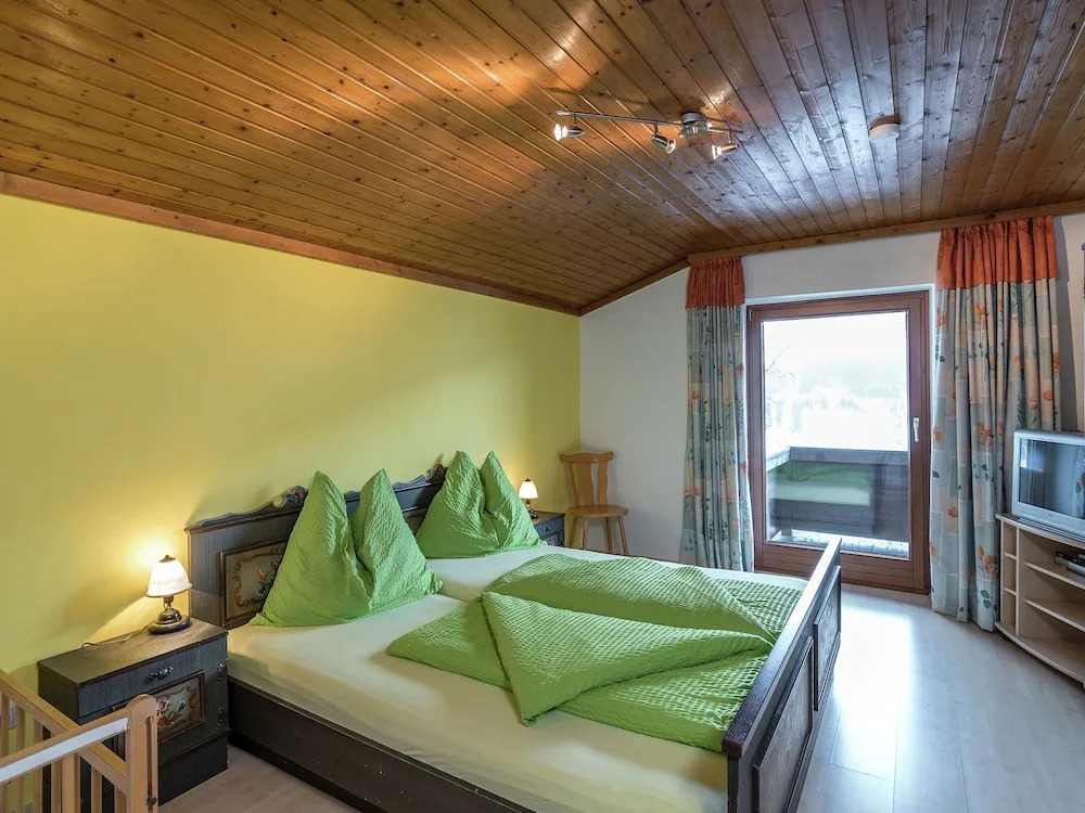 Mountain View Apartment With Sauna In Taxenbach