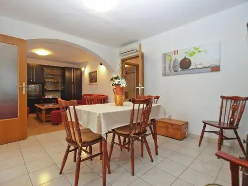 Apartment Emil 1568
