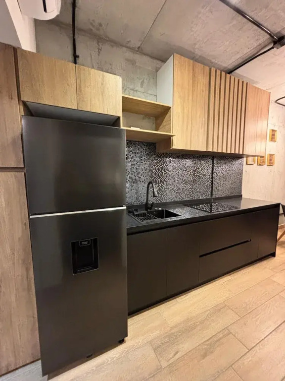 Stylish Private Room City Views & Prime Location