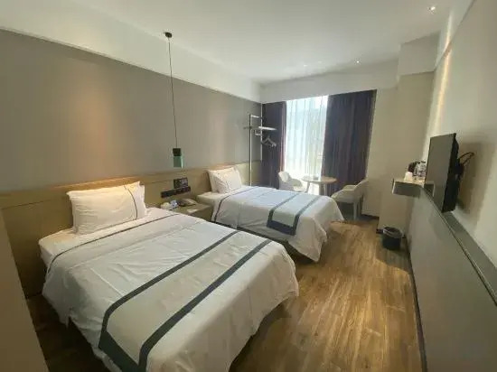 Mianzhu Huasheng Express Hotel (Lufu Shijia)