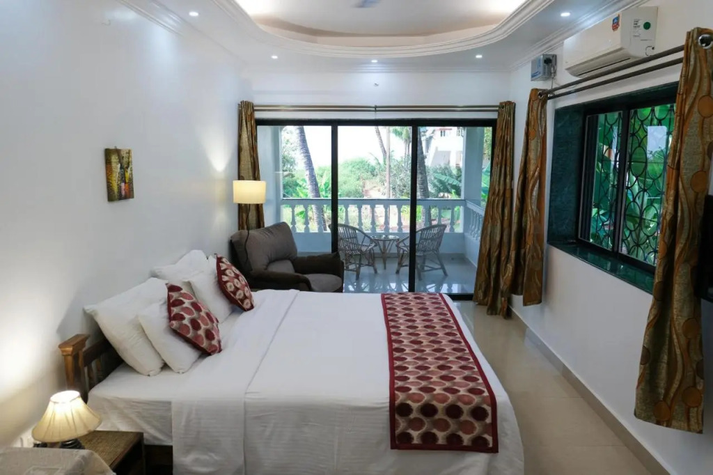SHANUS SEASIDE INN - A Family-Run Guesthouse just 100 metres from Candolim Beach