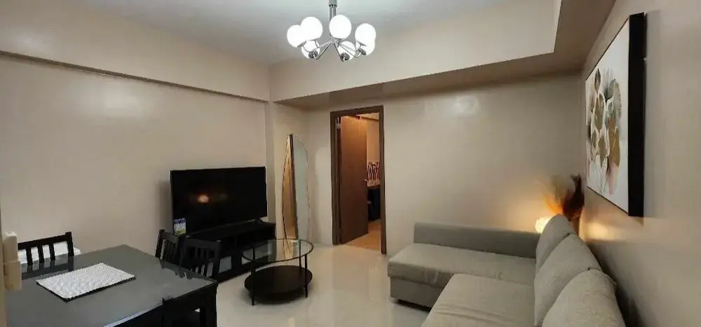 1 Bed Apartment - Sleeps 7 - Pool & Wifi