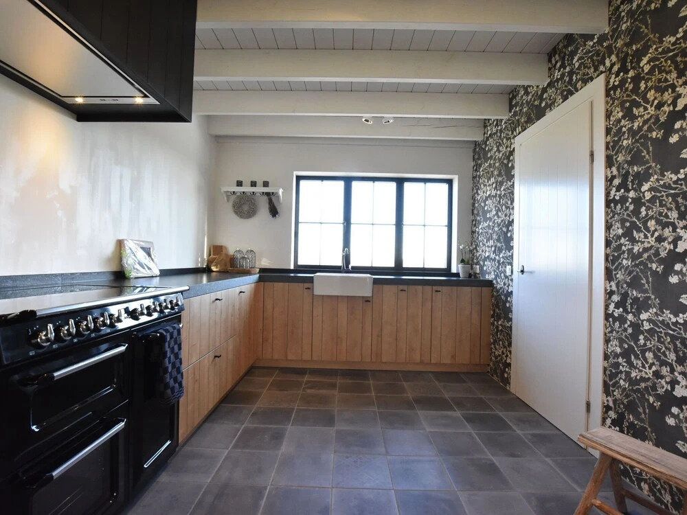 Serene Holiday Home in Nieuwvliet With Garden