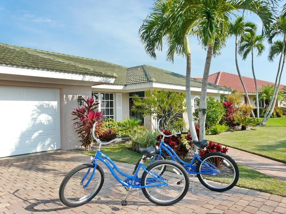 Delightful Home With Pool and Direct Boating Access