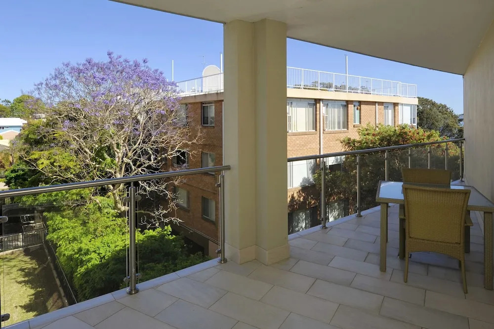 Oasis, Unit 9/5 Laman Street