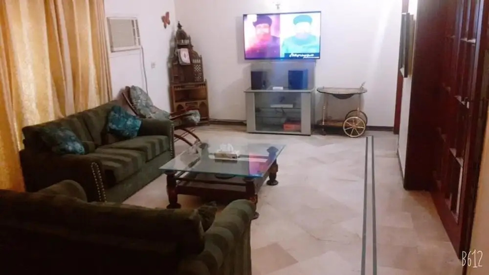 Hotel Gulberg Lodges MM Alam Road Gulberg ,Cavalry Lahore