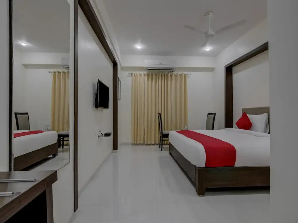 Capital O 16971 Hotel Lorven