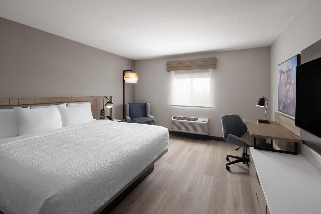 La Quinta Inn & Suites by Wyndham Greenville Woodruff Rd.
