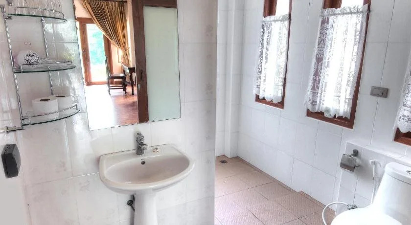 Khanom Hill Resort