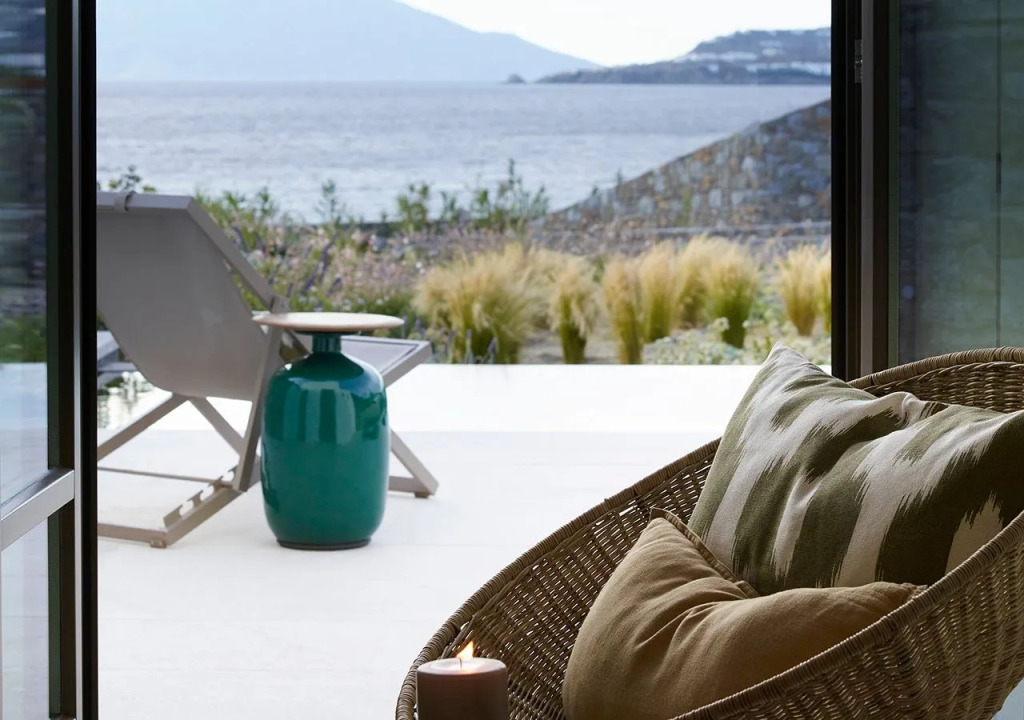 Bonzoe Suites & Villas