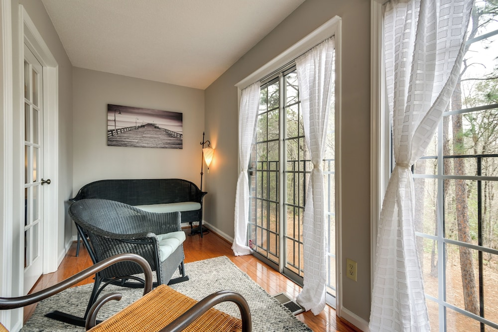 Pinehurst Condo ~ 2 Miles to Downtown & Resort!