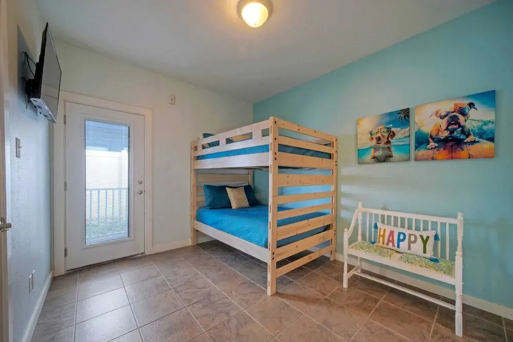 Beach Nearby + Pool 6-units Costa Bahia w/ Pet Access