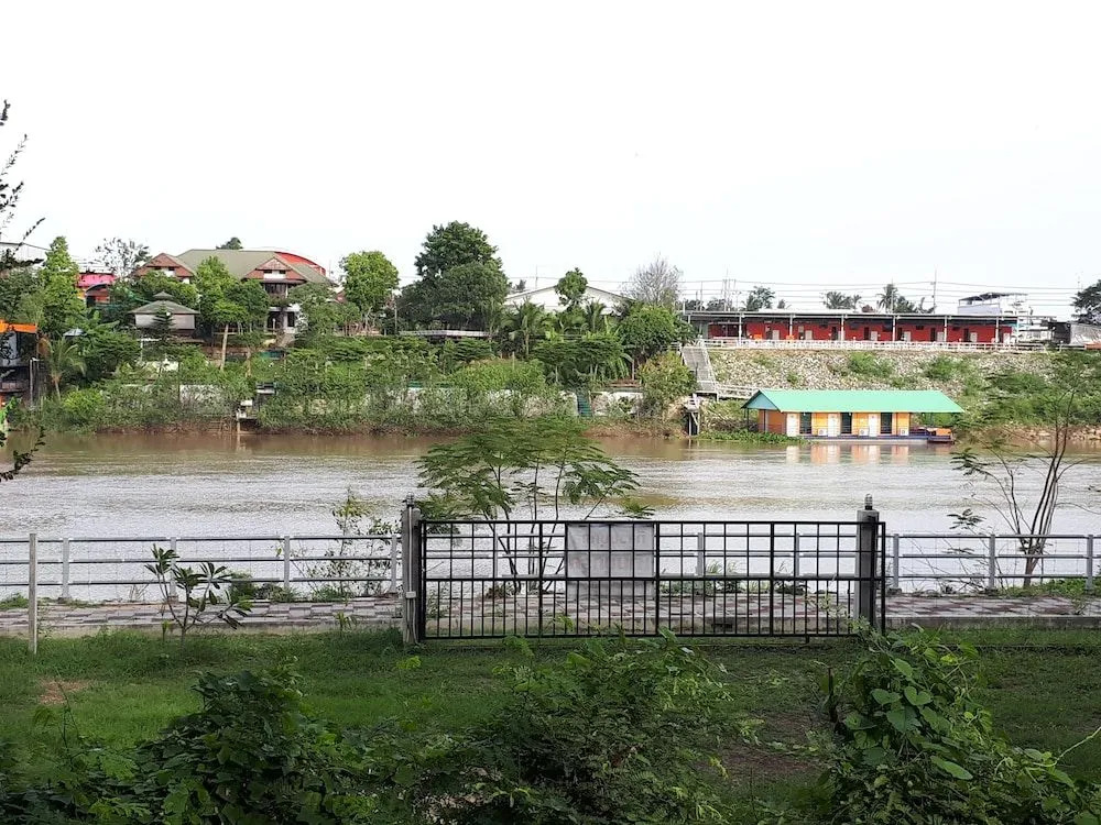 Baan Rimnam Resort