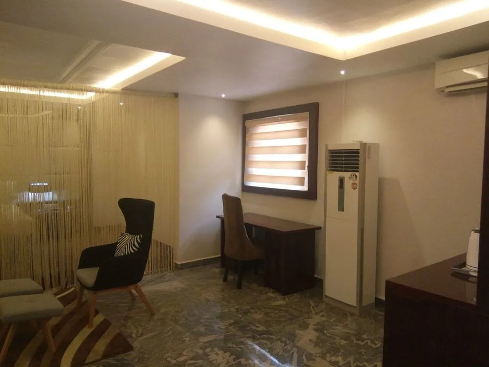 Saabhi Hotel Jabi
