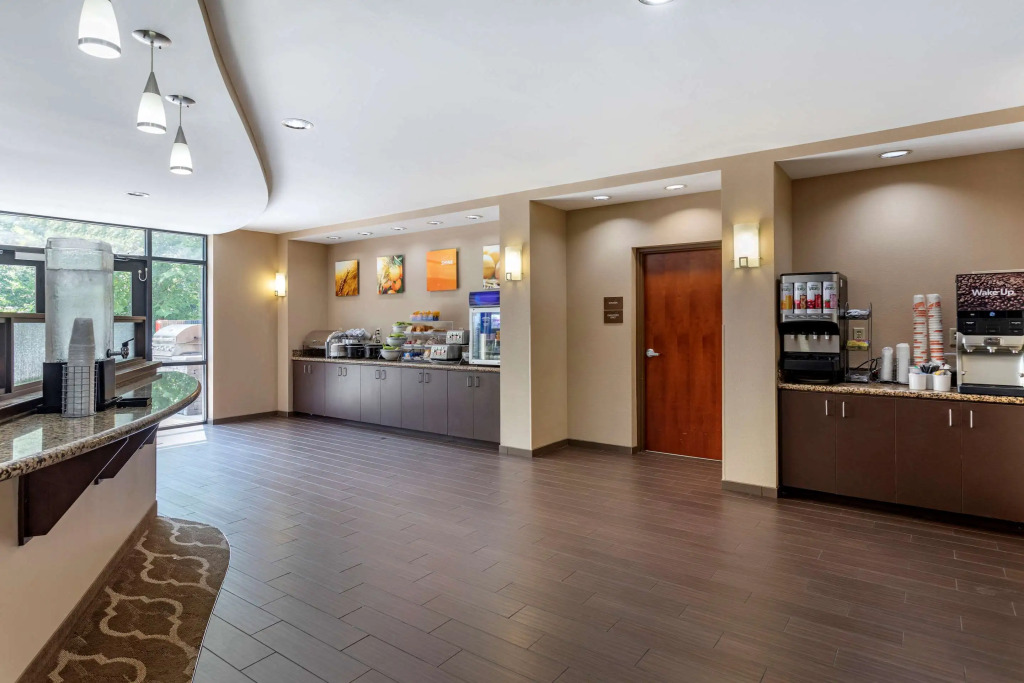 Comfort Suites Manchester near Arnold AFB