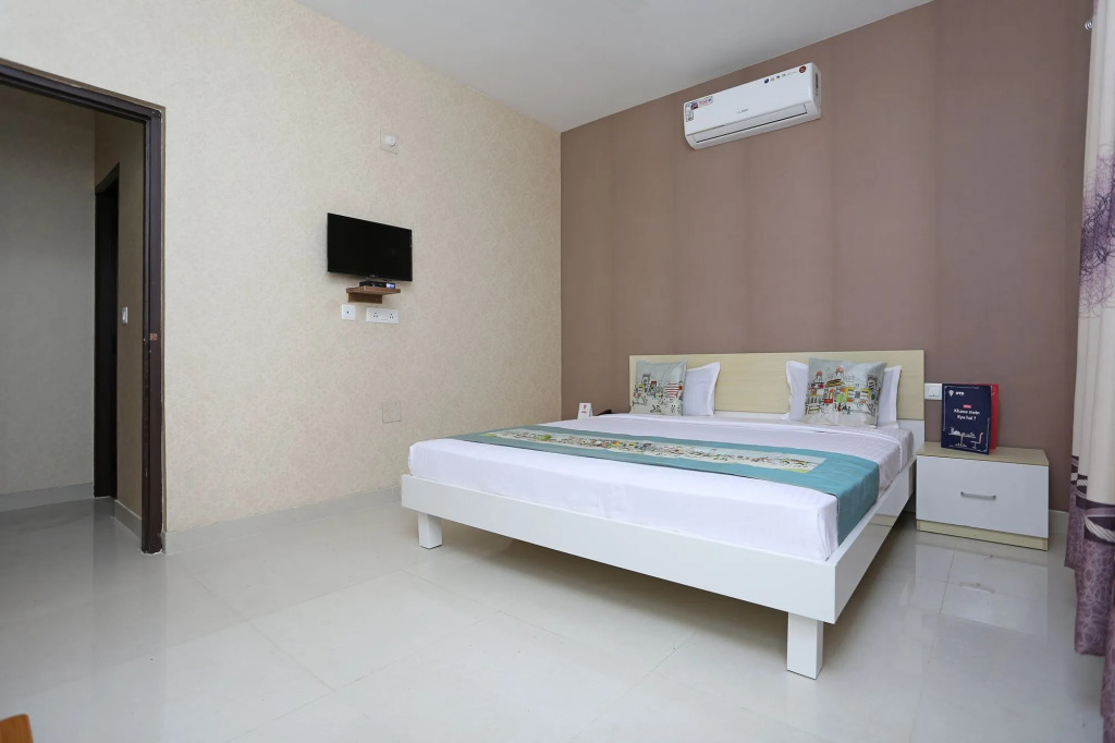 OYO 10226 Hotel 7 Sandz