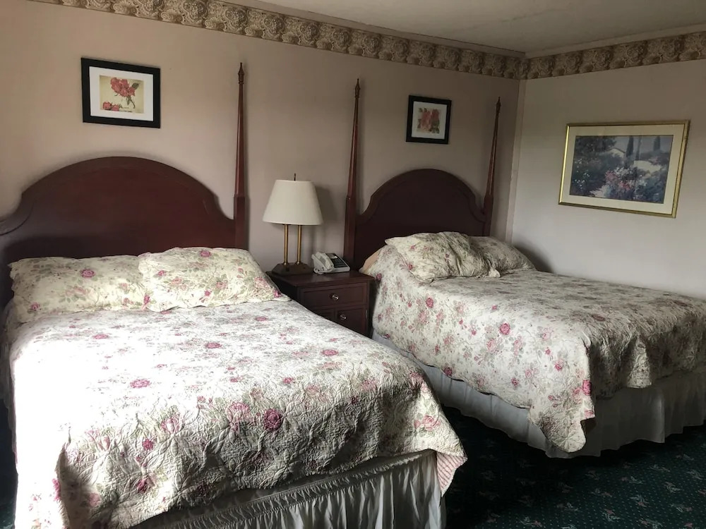 Gold Eagle Inn