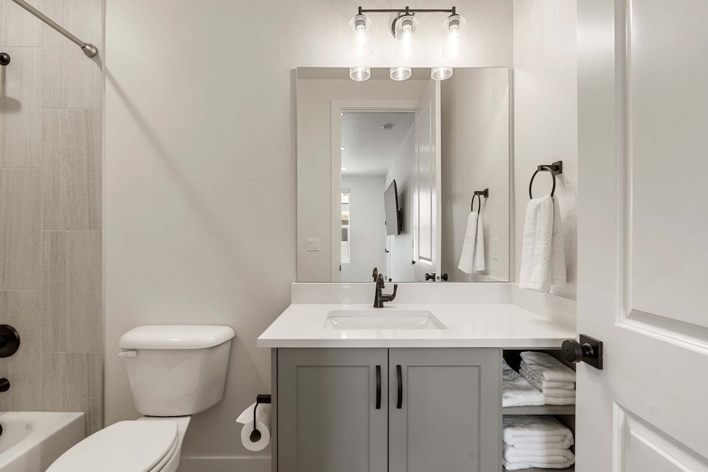 Rockaction Destination 5 Bedroom Townhouse