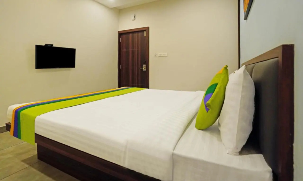 Treebo Lazystay Grand Patia