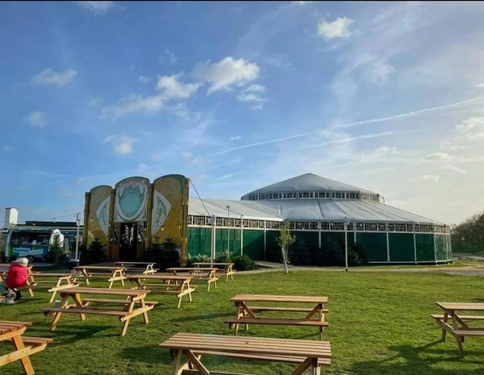 Luxury Tattersall Lakes Hot Tub Staycation 6 Berth Luxury Caravan